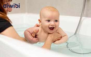 How to Bathe Your Newborn Baby?