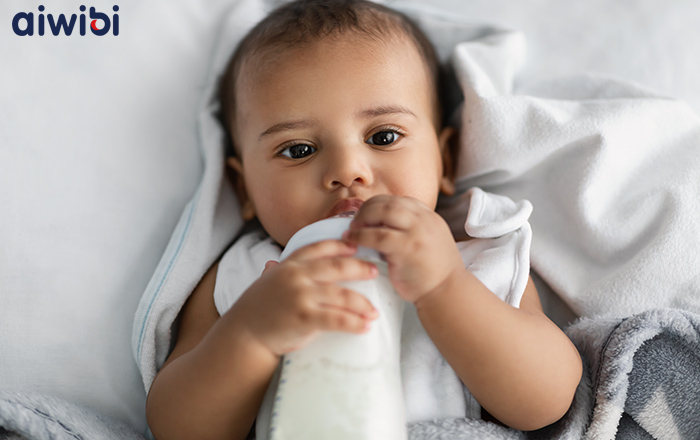 فهم العلاقة بين الرضاعة الصناعية وإمساك الرضيع - نصائح للوقاية