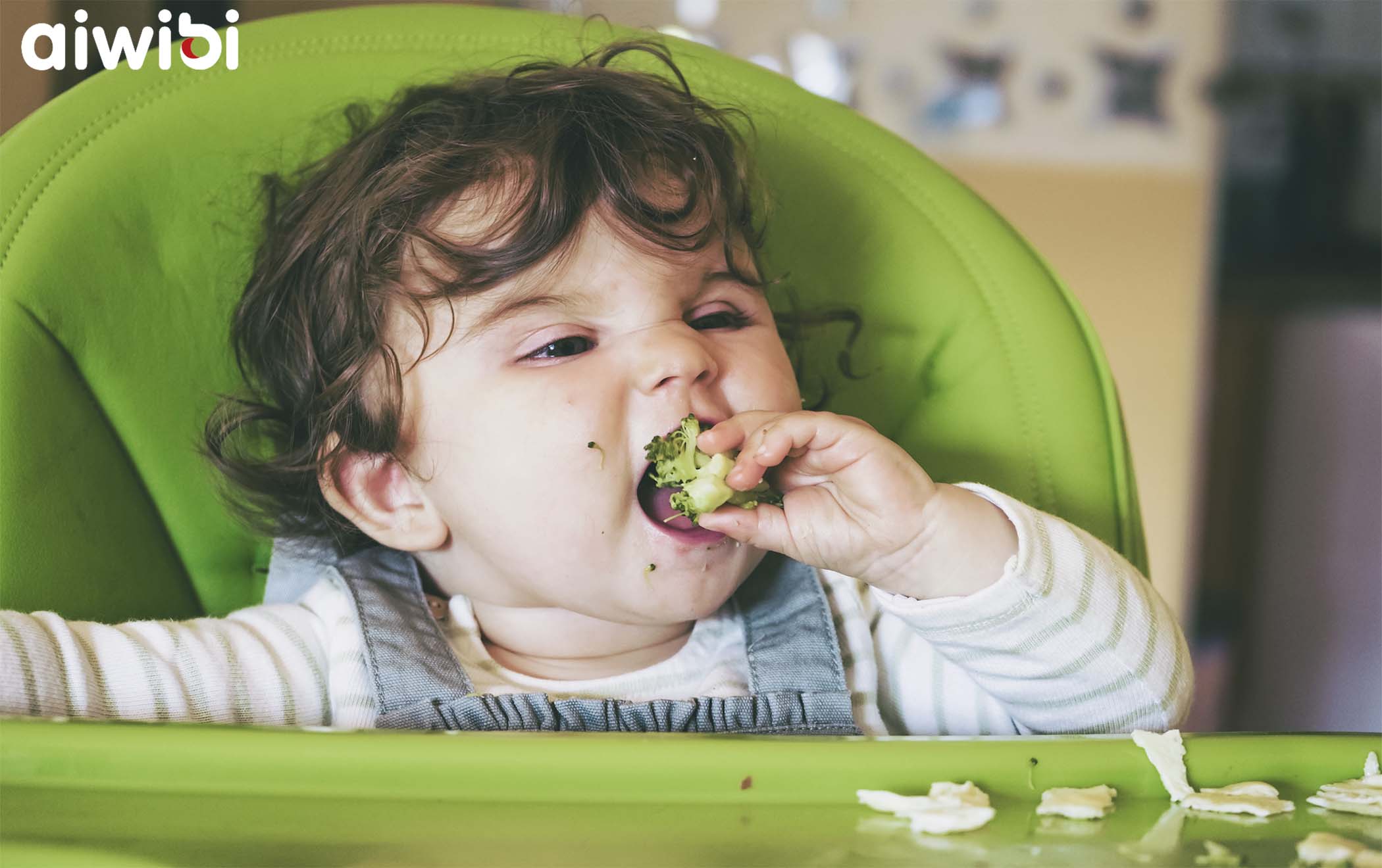 ثلاثة تغييرات أساسية في النظام الغذائي يجب على الآباء معرفتها بعد أن يبلغ طفلهم عامًا واحدًا